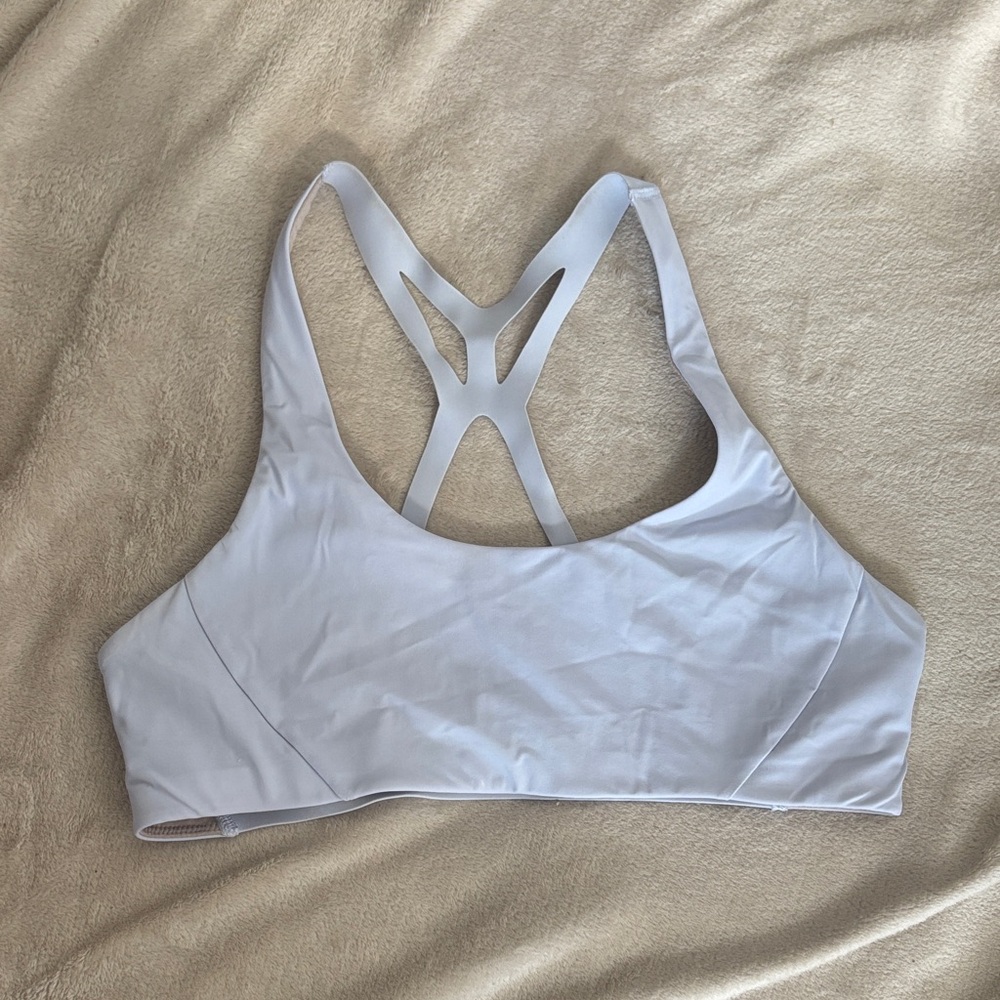 lululemon Court Challenger Bra - Size 8, Serene Blue